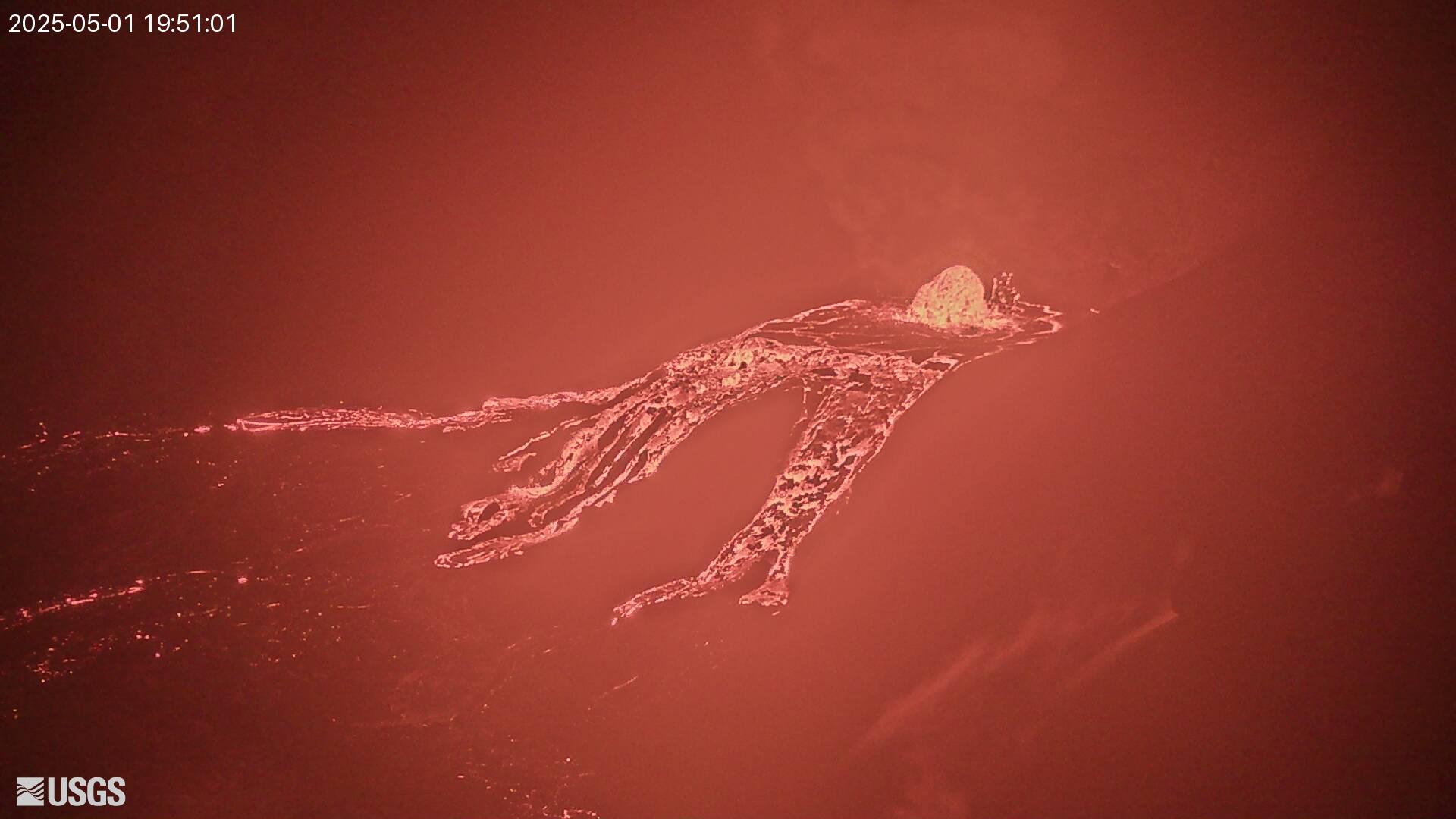 West vent in Halemaʻumaʻu and lava lake - [V1cam] preview image